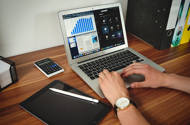 1762925656908678.jpg student-5224082_640.jpg